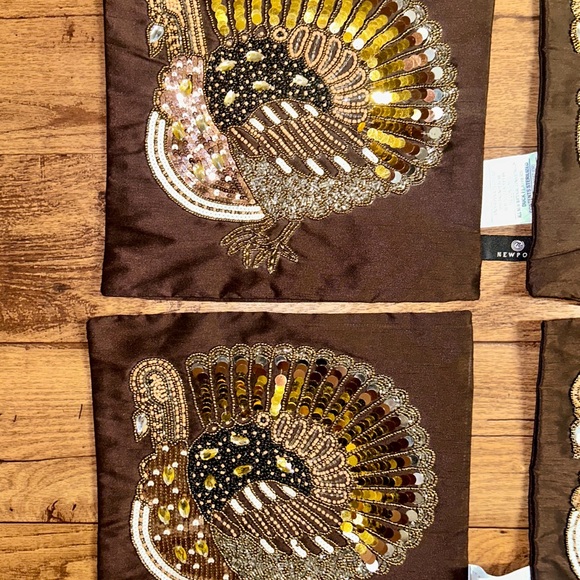 Pier One (Newport) • Turkey Time • 4 Pillow Cases • Brown/Gold • Sequins/ Beaded - Picture 6 of 16